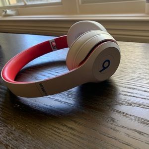 Brand new Beats Solo 3’s